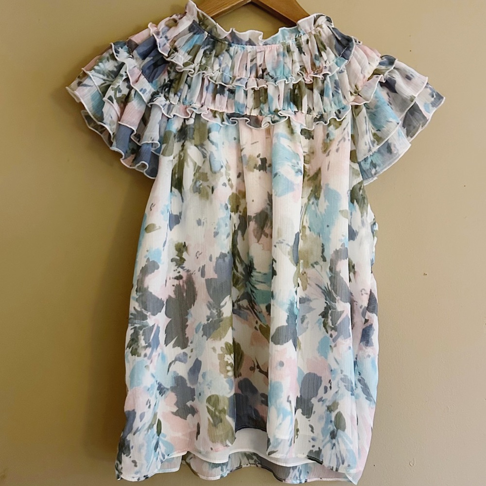 NWT Willa Story Floral Print Flutter Top